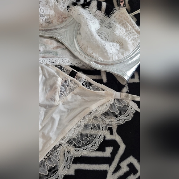 Lot De 3 Soutiens-gorge Longue Ligne Victoria's Secret - Taille 36C - Noir Transparent à Pois